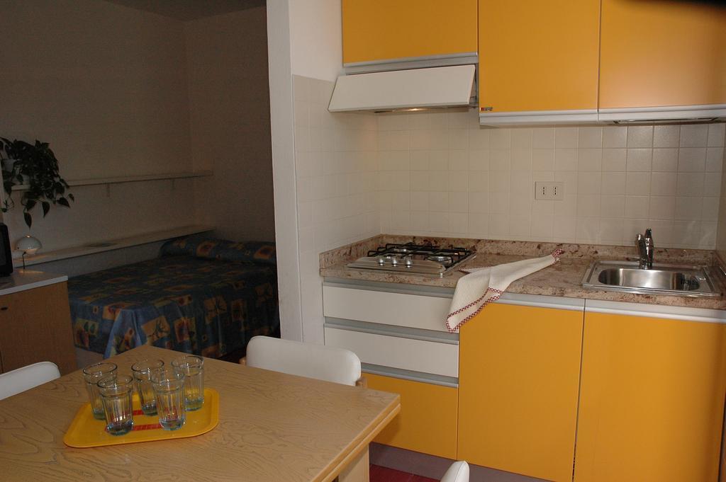 Appartamenti Vacanza Albatros ลินญาโน ซับเบียโดโร ภายนอก รูปภาพ