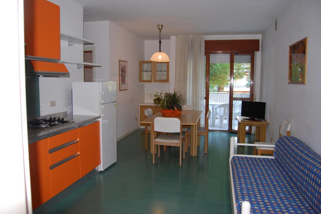 Appartamenti Vacanza Albatros ลินญาโน ซับเบียโดโร ภายนอก รูปภาพ