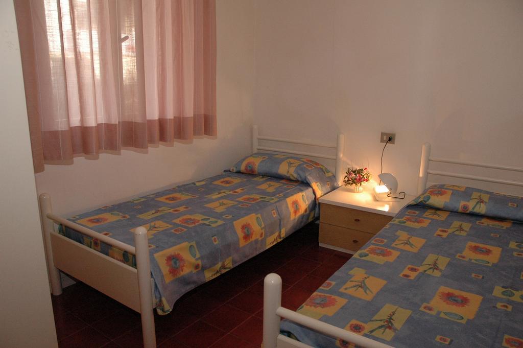 Appartamenti Vacanza Albatros ลินญาโน ซับเบียโดโร ภายนอก รูปภาพ