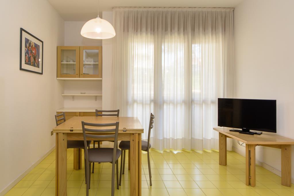 Appartamenti Vacanza Albatros ลินญาโน ซับเบียโดโร ภายนอก รูปภาพ