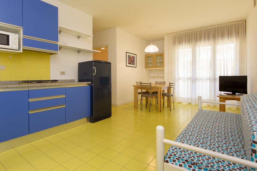 Appartamenti Vacanza Albatros ลินญาโน ซับเบียโดโร ภายนอก รูปภาพ