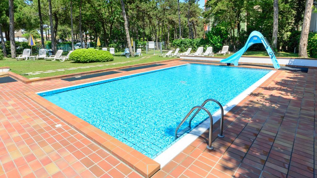 Appartamenti Vacanza Albatros ลินญาโน ซับเบียโดโร ภายนอก รูปภาพ