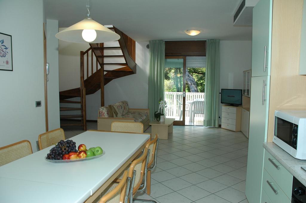 Appartamenti Vacanza Albatros ลินญาโน ซับเบียโดโร ภายนอก รูปภาพ