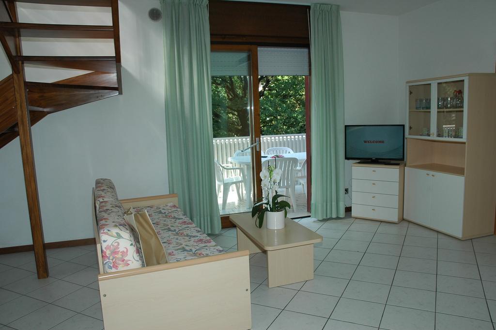 Appartamenti Vacanza Albatros ลินญาโน ซับเบียโดโร ภายนอก รูปภาพ
