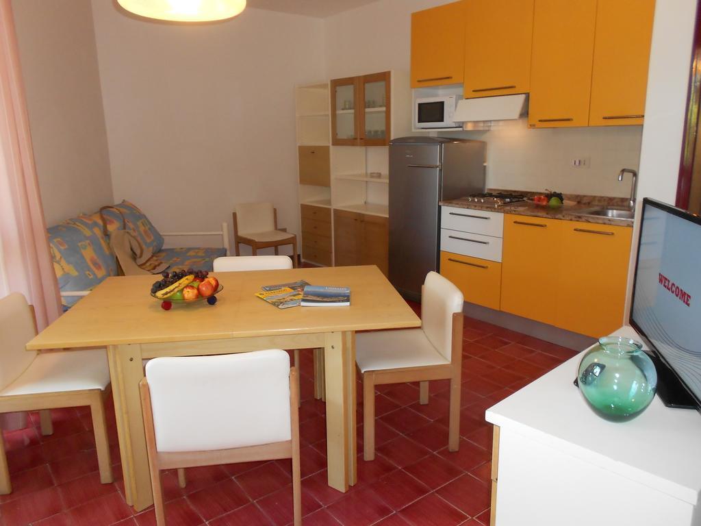 Appartamenti Vacanza Albatros ลินญาโน ซับเบียโดโร ภายนอก รูปภาพ