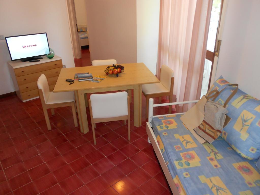 Appartamenti Vacanza Albatros ลินญาโน ซับเบียโดโร ภายนอก รูปภาพ