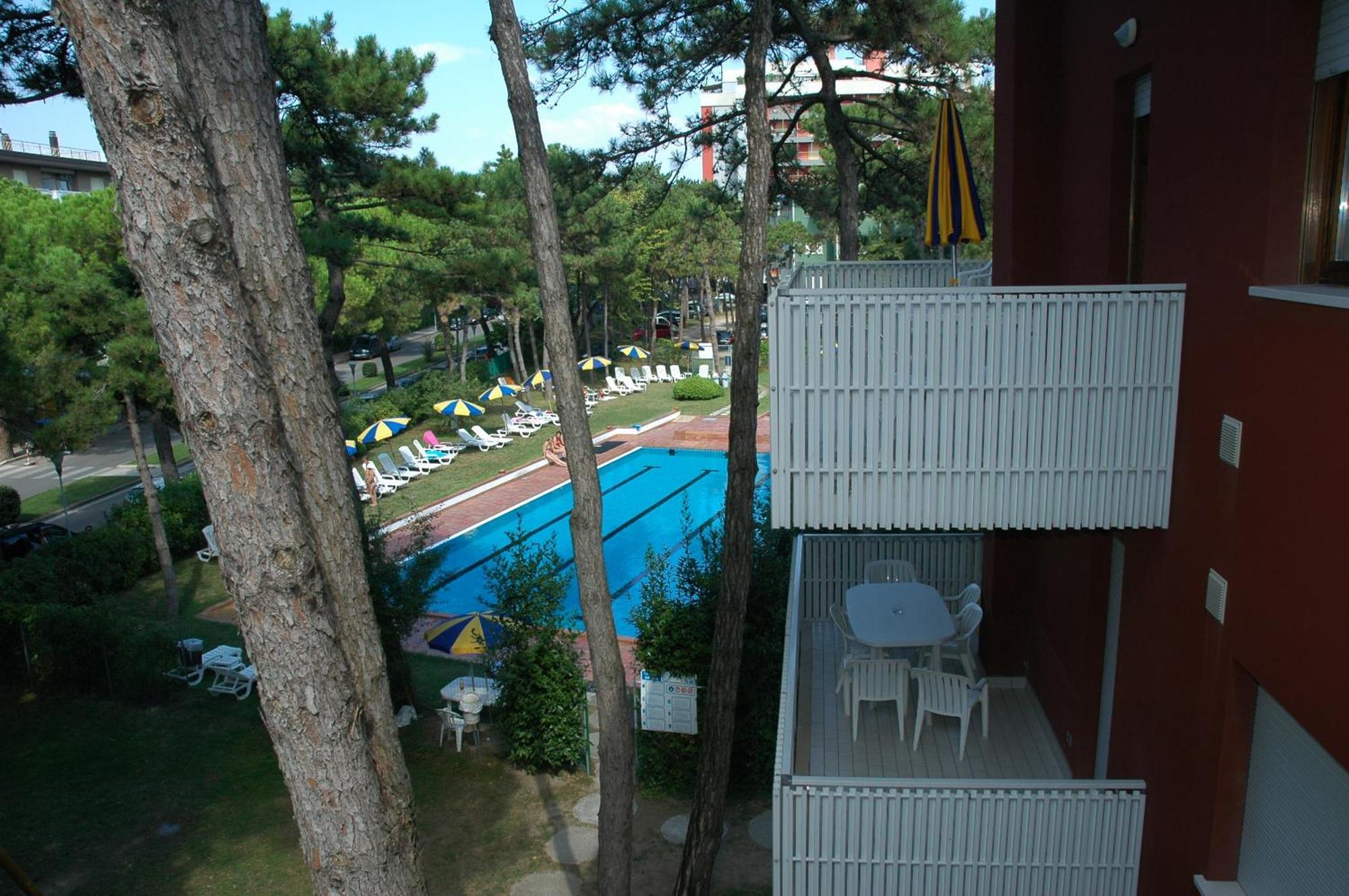 Appartamenti Vacanza Albatros ลินญาโน ซับเบียโดโร ภายนอก รูปภาพ